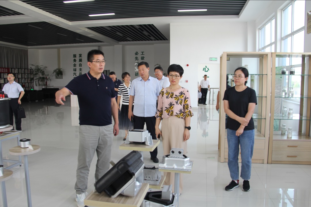 City leader Wang Liqin visited Meichen Industrial Group for research and guidance-2