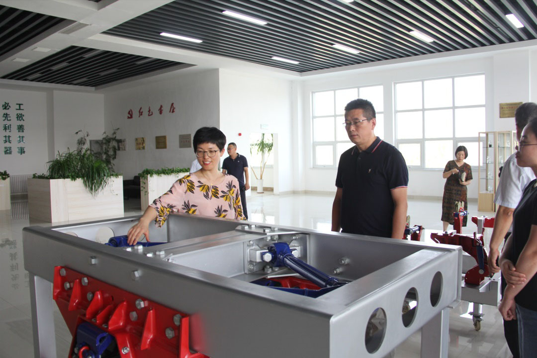 City leader Wang Liqin visited Meichen Industrial Group for research and guidance-3