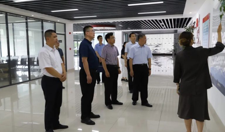 Weifang Customs Director Wang Bo and his delegation visited Shandong Meichen Industrial Group for research and guidance